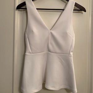 Dynamite White V-Neck Sleeveless Blouse
